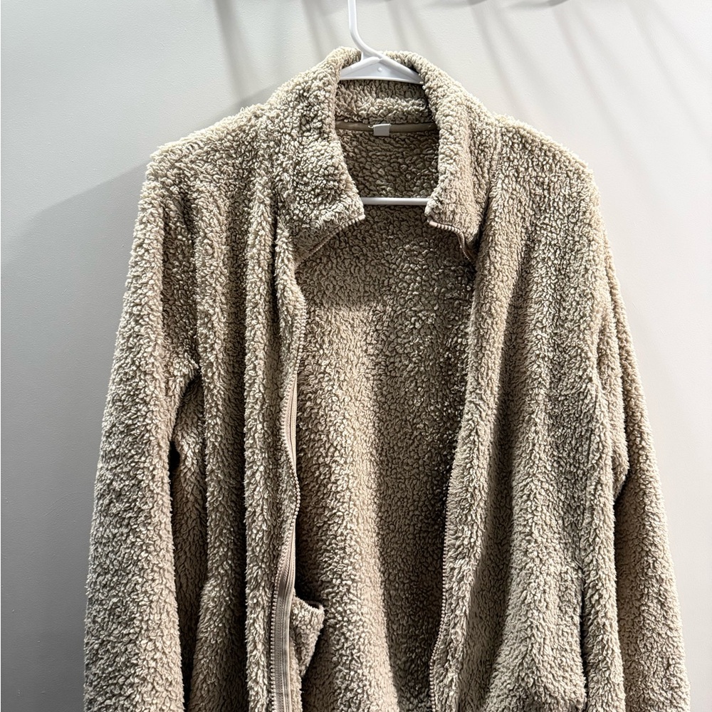 Uniqlo Tan Sherpa Fleece Jacket